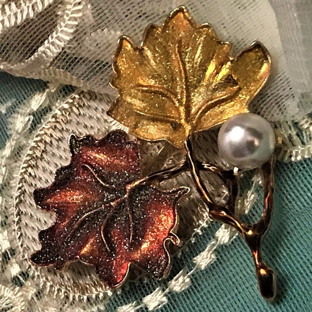 Autumn Fall Maple Leaves Seasonal Pearl Brooch Pin